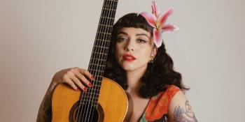 Mon Laferte retira su participación en colectivo feminista, ya no quiero más odio