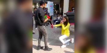 Pareja se compromete en universidad pakistaní y los expulsan