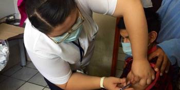 Aplican primera dosis de la vacuna anticovid a pacientes del Hospital Regional de Salud Mental 