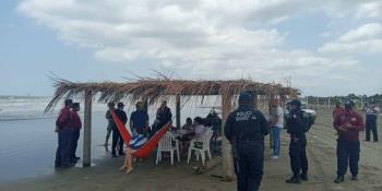 Llama Obispo "irresponsables" a tabasqueños que se fueron a la playa, pese a las restricciones sanitarias