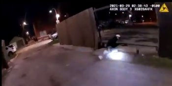 Revela la policía de Chicago video del asesinato de un joven de 13 años a mano de sus elementos