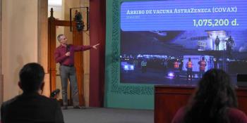 Acepta López-Gatell que hay retrasos en la entrega de vacunas de AstraZeneca que se envasan en México