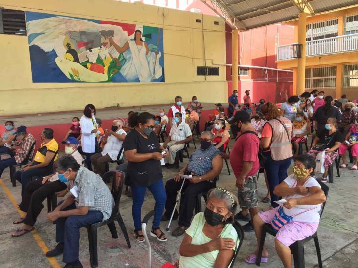 Hoy concluye aplicación de primera dosis de la vacuna contra el Covid a adultos mayores de 50 años en Cunduacán Hoy concluye aplicación de primera dosis de la vacuna contra el Covid a adultos mayores de 50 años en Cunduacán