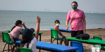 Colegio de Boca del Río, Veracruz, ensaya regreso a clases presenciales en la playa