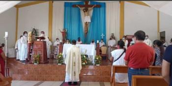 Asume el padre Gustavo Reyes, como nuevo párroco de San Juan Bautista en Villa Chablé