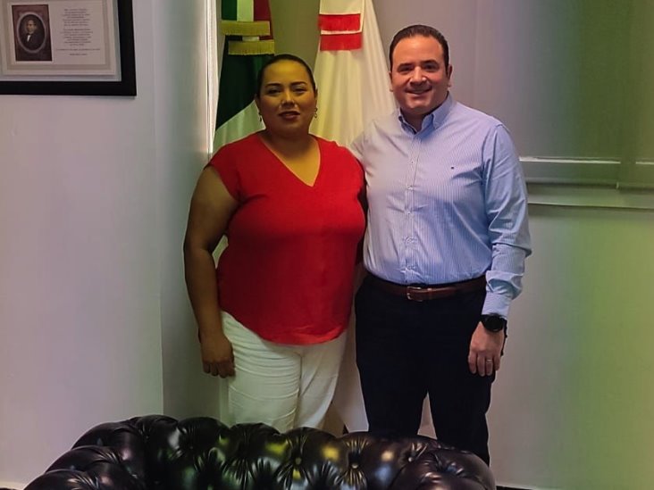 Se reúne secretario de Gobierno con diputada del PRI Se reúne secretario de Gobierno con diputada del PRI
