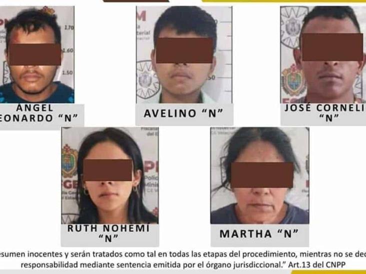 Detienen a cinco que se hacían pasar por integrantes del Ejército en Veracruz Detienen a cinco que se hacían pasar por integrantes del Ejército en Veracruz