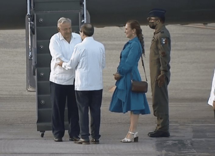 AMLO aterriza en Cuba para su encuentro con Díaz-Canel AMLO aterriza en Cuba para su encuentro con Díaz-Canel