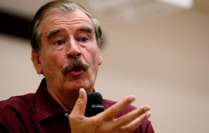 Fox plantea prohibir entregar recursos de los mexicanos al exterior, tras viaje de AMLO por Centroamérica Fox plantea prohibir entregar recursos de los mexicanos al exterior, tras viaje de AMLO por Centroamérica