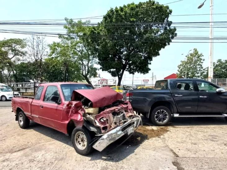 Hombre amenaza con machete a una mujer tras colisión en Ruiz Cortines Hombre amenaza con machete a una mujer tras colisión en Ruiz Cortines