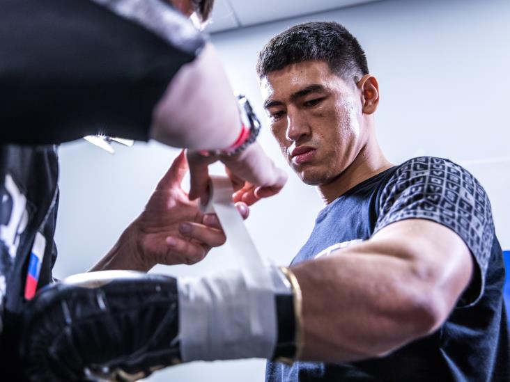 Dmitry Bivol abre la puerta a una revancha con “El Canelo” Dmitry Bivol abre la puerta a una revancha con “El Canelo”