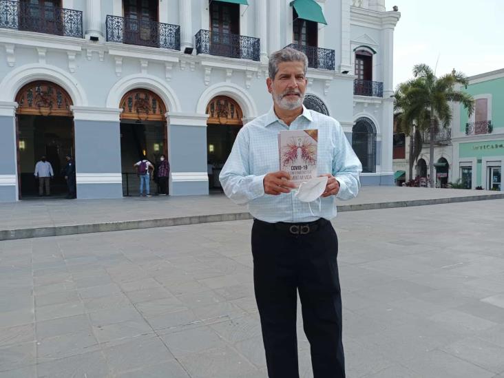 LF Graham entrega ejemplar de su libro a CMM… y lo invita a la presentación LF Graham entrega ejemplar de su libro a CMM… y lo invita a la presentación