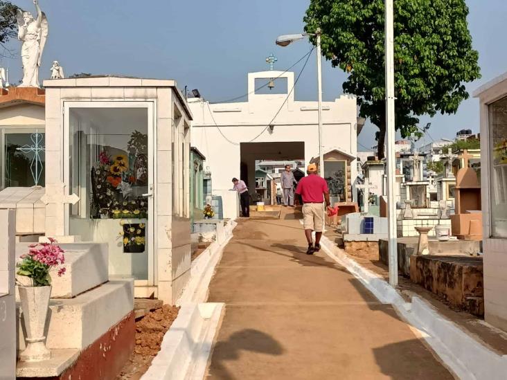 Gran afluencia registran panteones de Villahermosa…. en el Día de las Madres Gran afluencia registran panteones de Villahermosa…. en el Día de las Madres