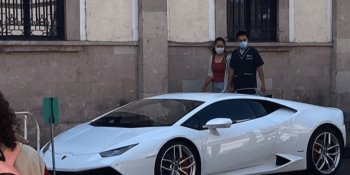 Exhiben en redes Lamborghini de alcaldesa de Moroleón, Guanajuato